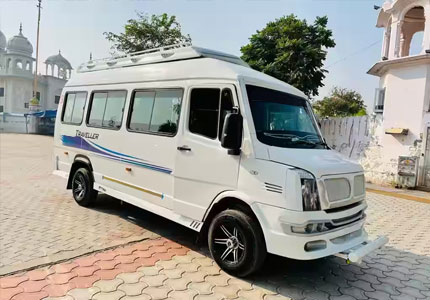 13 Seater Tempo Traveller